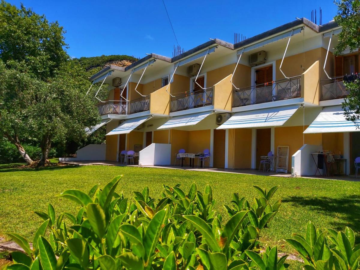 Artolithia Apartments Riza  Екстер'єр фото