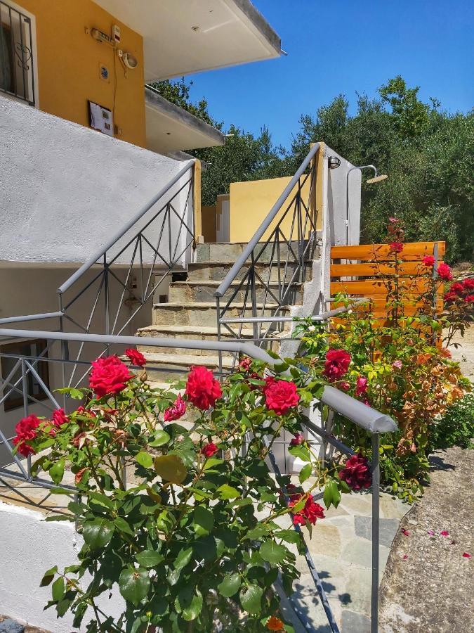 Artolithia Apartments Riza  Екстер'єр фото